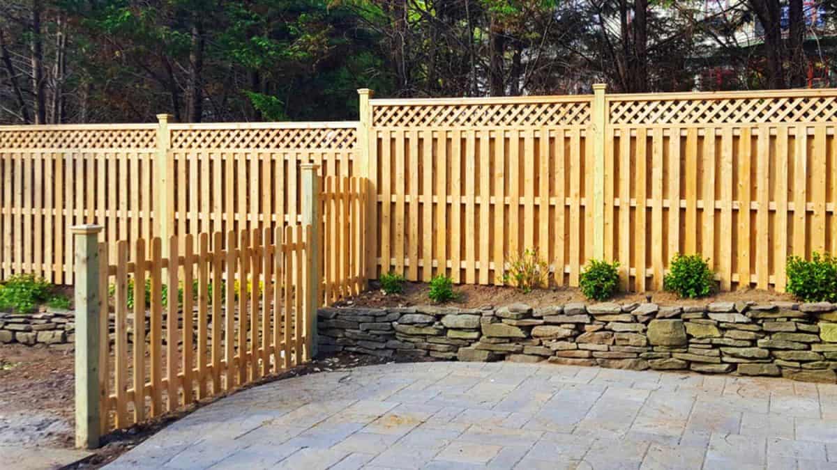 Call (201) 393-9404 to get a quote from the trusted fencing experts, licensed in New Jersey and New York.
